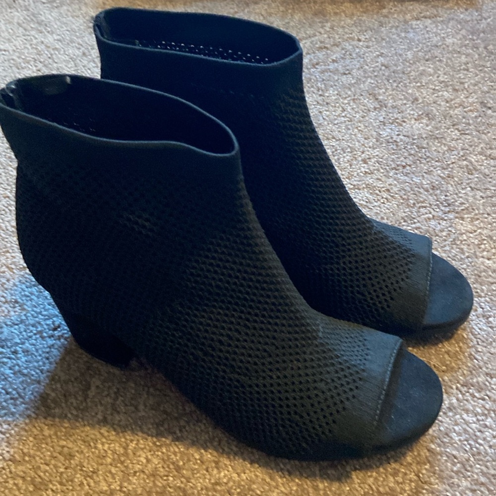 Seven Dials Ankle Heeled Ankle Booties Women's Size 7.5 Open Toe Chunky NWT